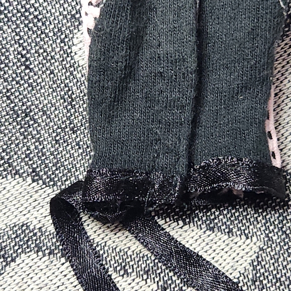 My Scene Getting Ready My Room Barbie 2004 Pink Mesh Black Top w Ribbon - Picture 6 of 6